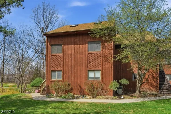 $2,295 | 8 Augusta Drive, Unit 8, Vernon, NJ 07462