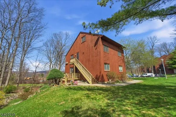 $2,295 | 8 Augusta Drive, Unit 8, Vernon, NJ 07462