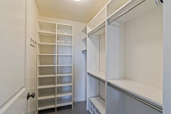 $389,900 | 1915 Dunraven Road, Bloomington, IL 61704