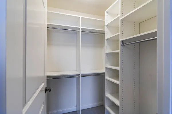 $389,900 | 1915 Dunraven Road, Bloomington, IL 61704