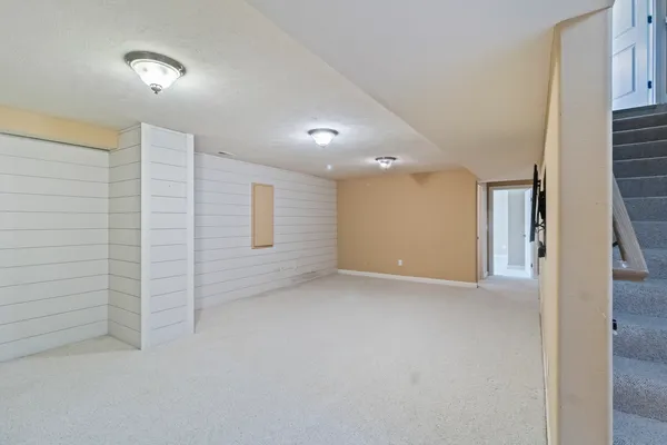 $389,900 | 1915 Dunraven Road, Bloomington, IL 61704