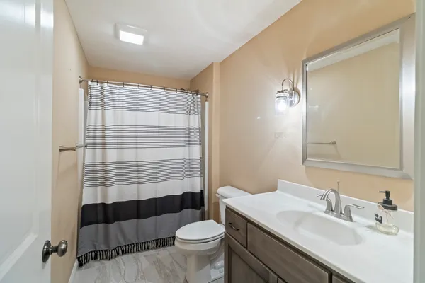 $389,900 | 1915 Dunraven Road, Bloomington, IL 61704