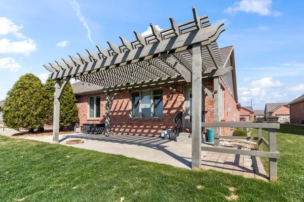 $389,900 | 1915 Dunraven Road, Bloomington, IL 61704