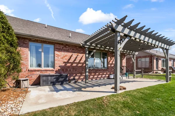 $389,900 | 1915 Dunraven Road, Bloomington, IL 61704