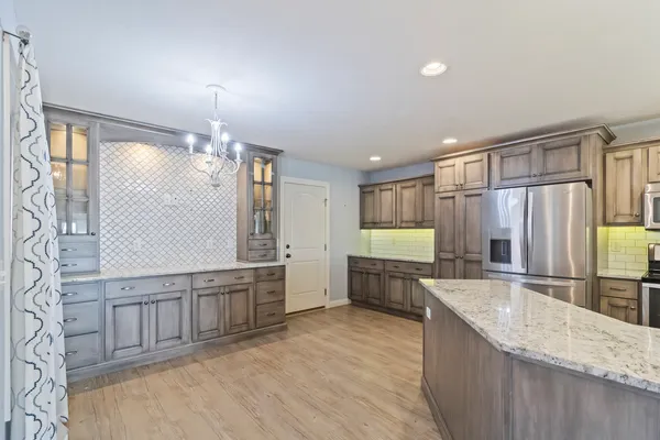 $389,900 | 1915 Dunraven Road, Bloomington, IL 61704