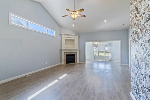 $389,900 | 1915 Dunraven Road, Bloomington, IL 61704