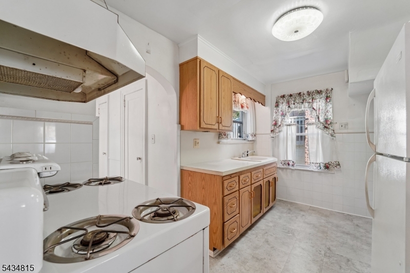 124 Walker Road West Orange, NJ 07052 - Photo 11 of 37