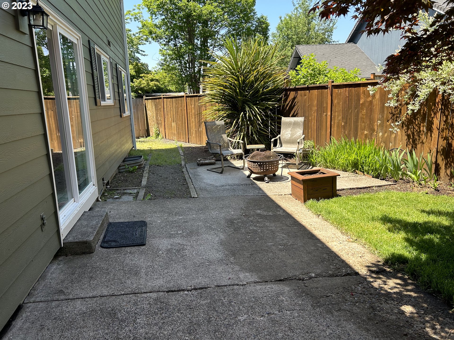 6558 Thurston Road Springfield, OR 97478 - Photo 22 of 26 a view of backyard with swimming pool and furniture