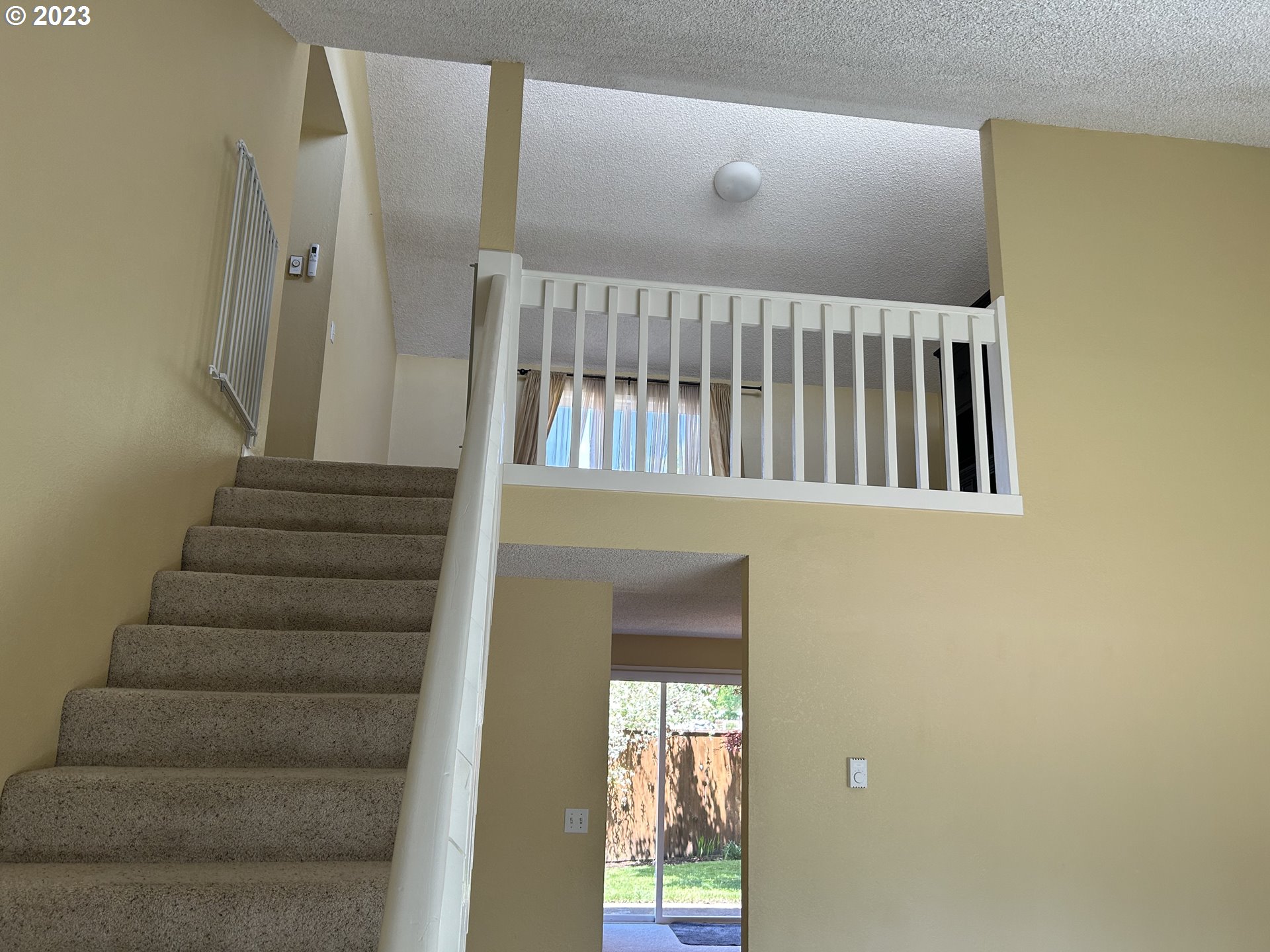 6558 Thurston Road Springfield, OR 97478 - Photo 3 of 26 a view of entryway