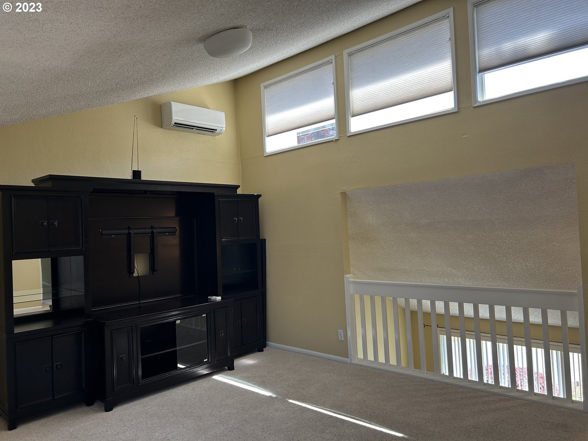 6558 Thurston Road Springfield, OR 97478 - Photo 6 of 26 a view of an empty room and workspace