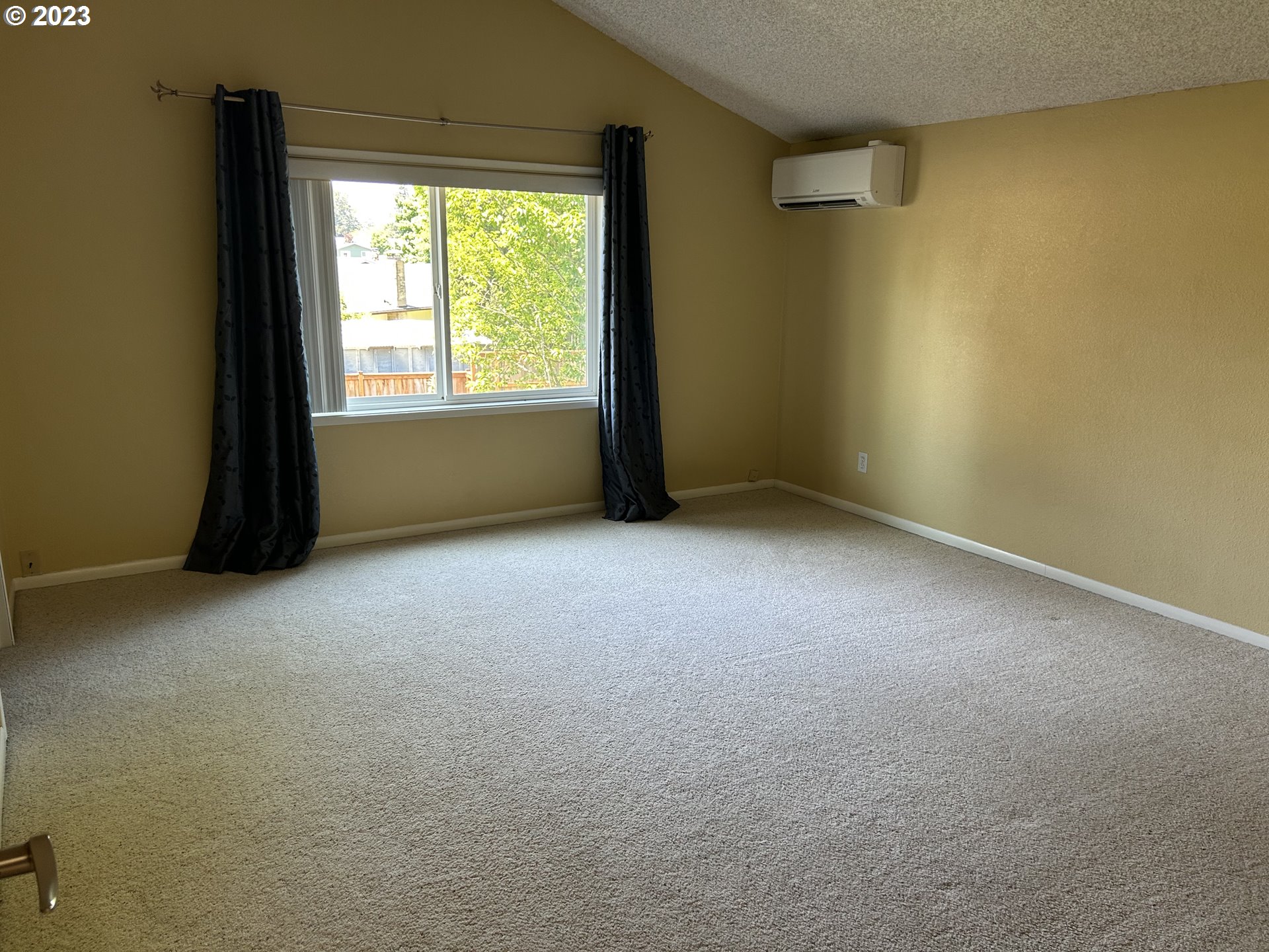 6558 Thurston Road Springfield, OR 97478 - Photo 7 of 26 an empty room with a window