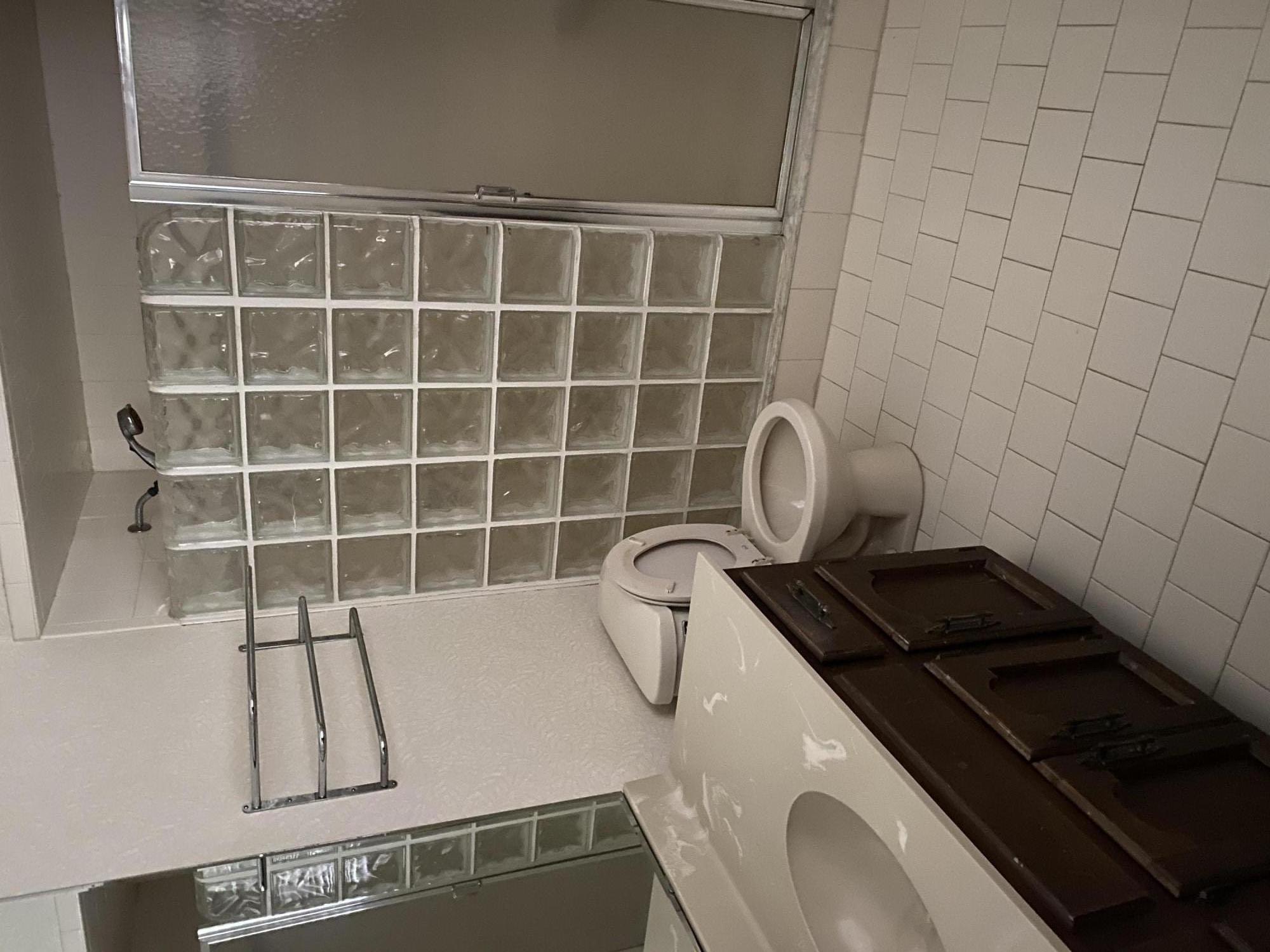 12001 Debarah Road Jacksonville, FL 32220 - Photo 10 of 13 masterbathdeborah!