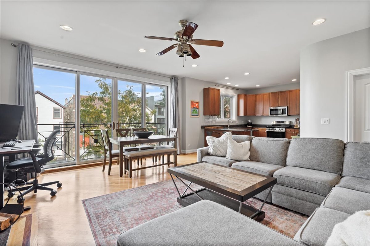 1541 West Chestnut Street, Unit 2 Chicago, IL 60642 - Photo 5 of 20