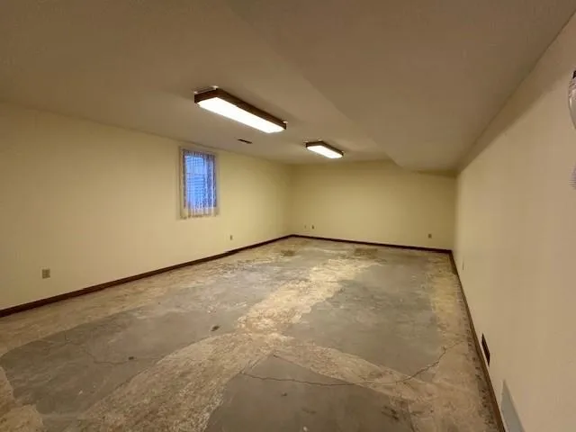 $139,000 | 623 12th Street, Windom, MN 56101