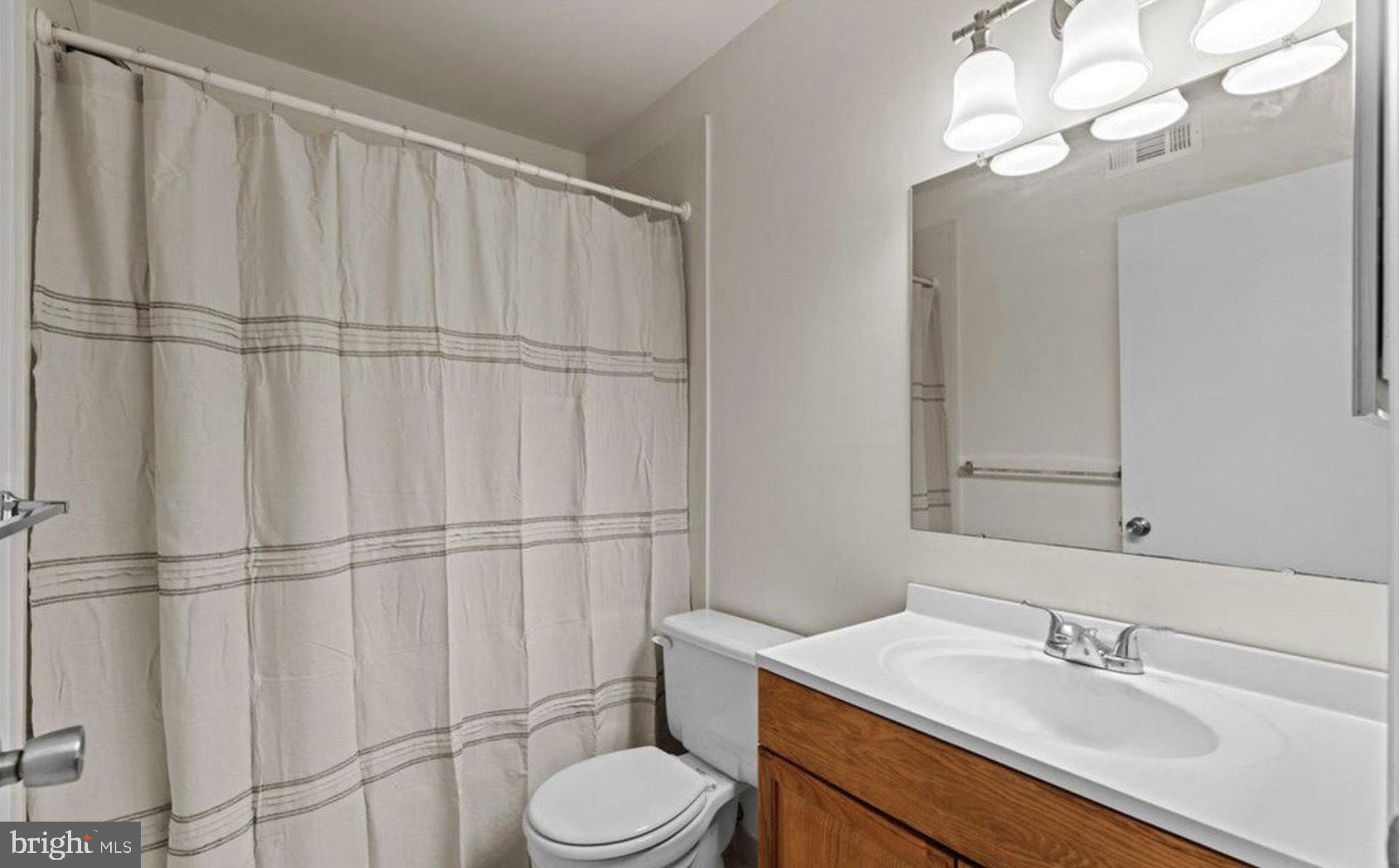 1202 Maresfield Marlton, NJ 08053 - Photo 12 of 23 Hall/Guest Bath