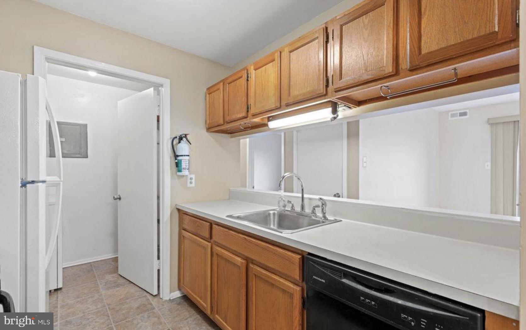 1202 Maresfield Marlton, NJ 08053 - Photo 9 of 23 Kitchen