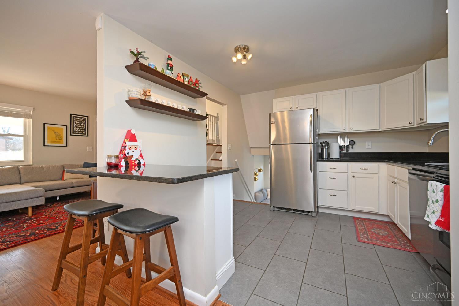 1337 Voll Road Cincinnati, OH 45230 - Photo 12 of 40 Gallery Image 12