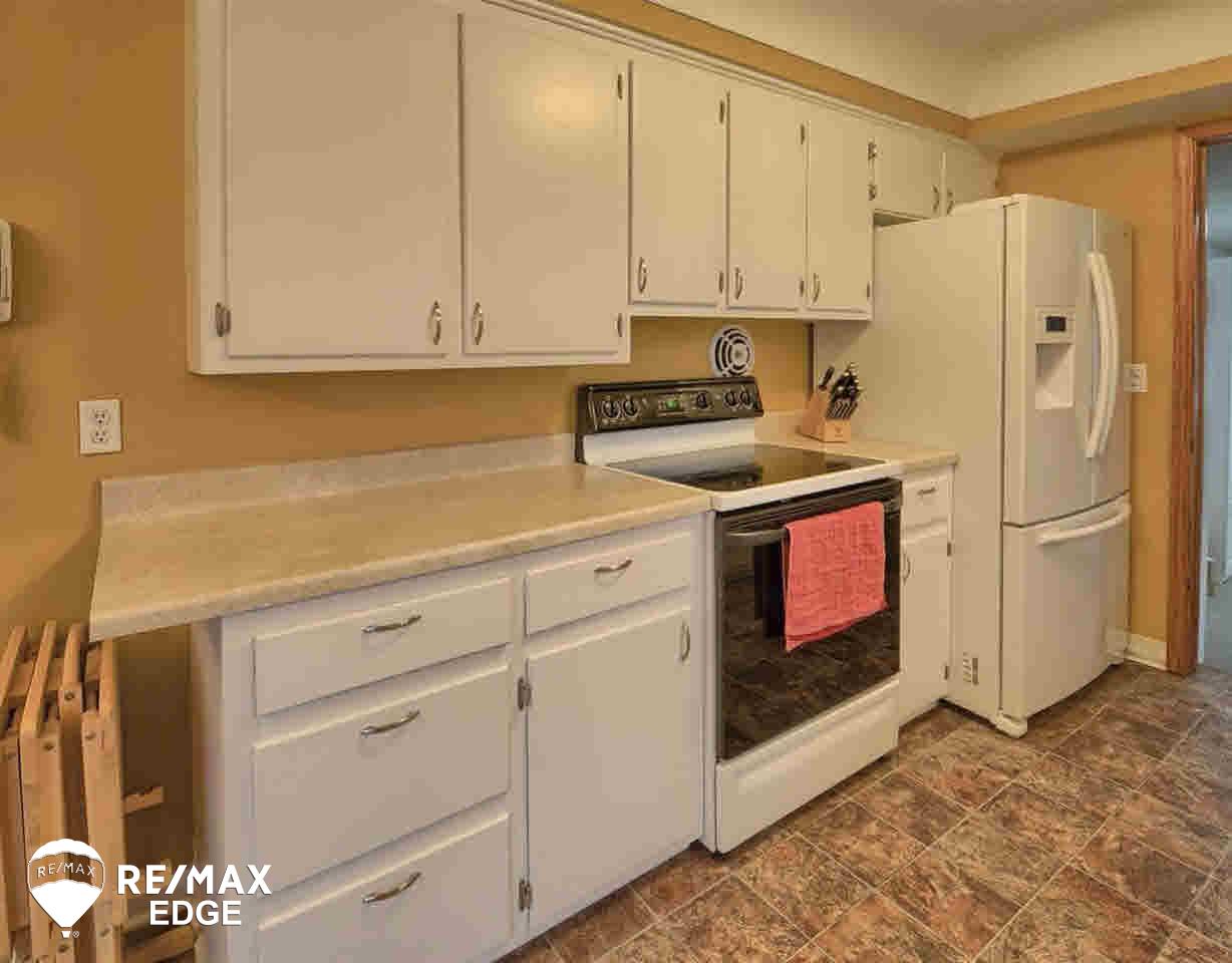 4364 Risedorph Street Burton, MI 48509 - Photo 4 of 23 21274643-3.JPG