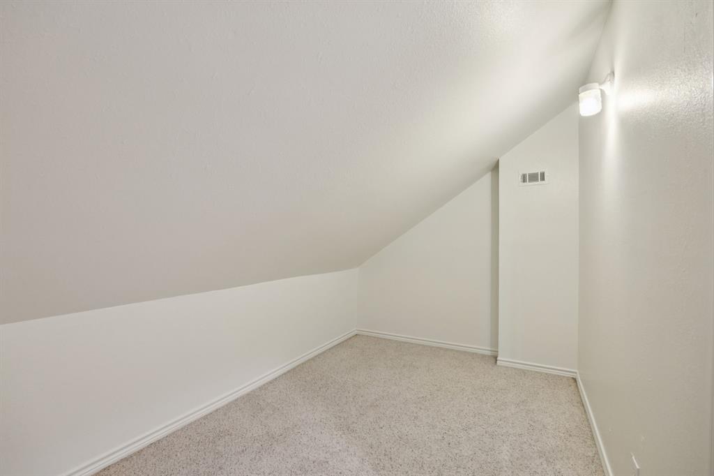 9530 County Road 581 Anna, TX 75409 - Photo 28 of 39 a view of an empty room