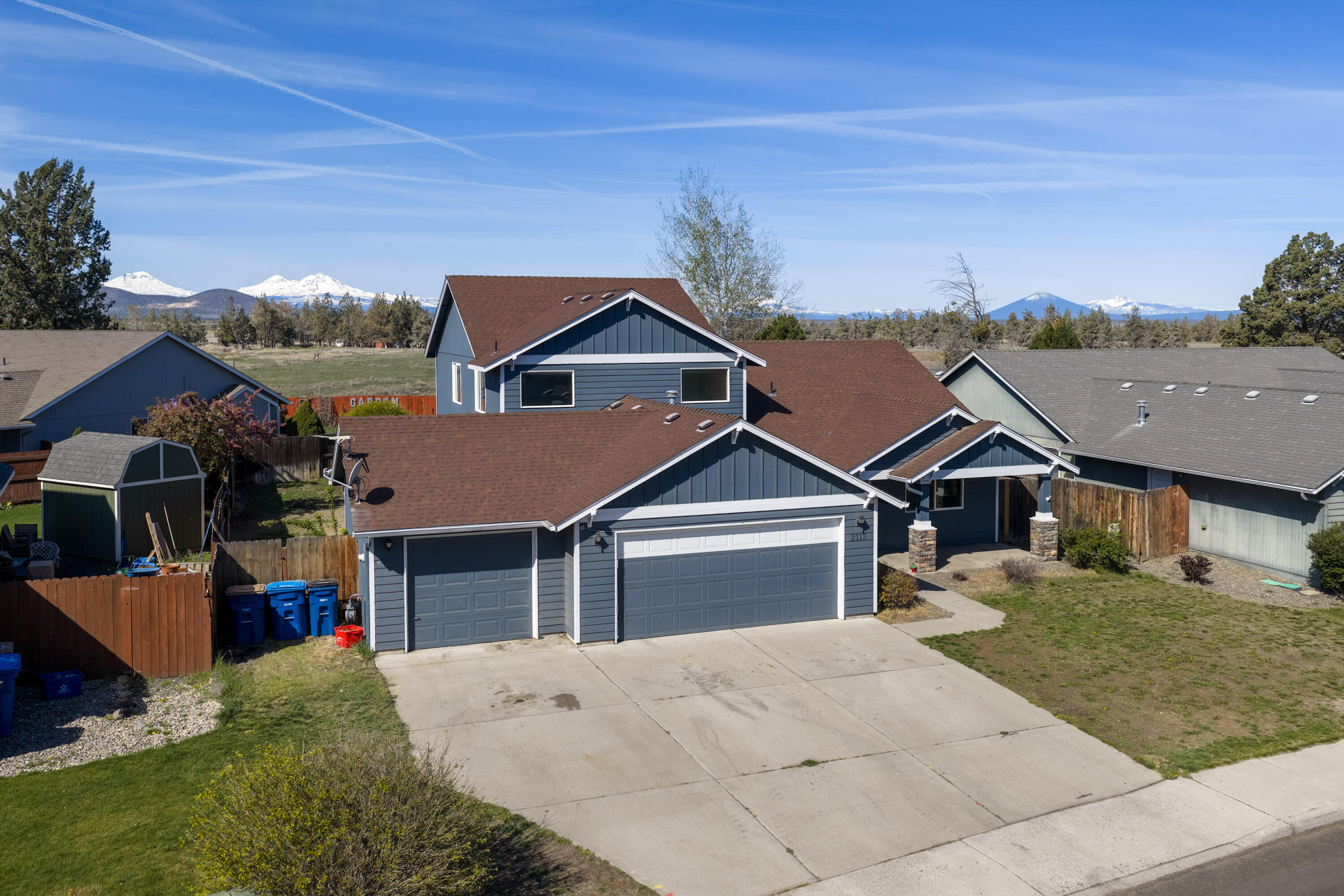2113 Northwest 22nd Street Redmond, OR 97756 - Photo 2 of 40 TPark_0108_041726