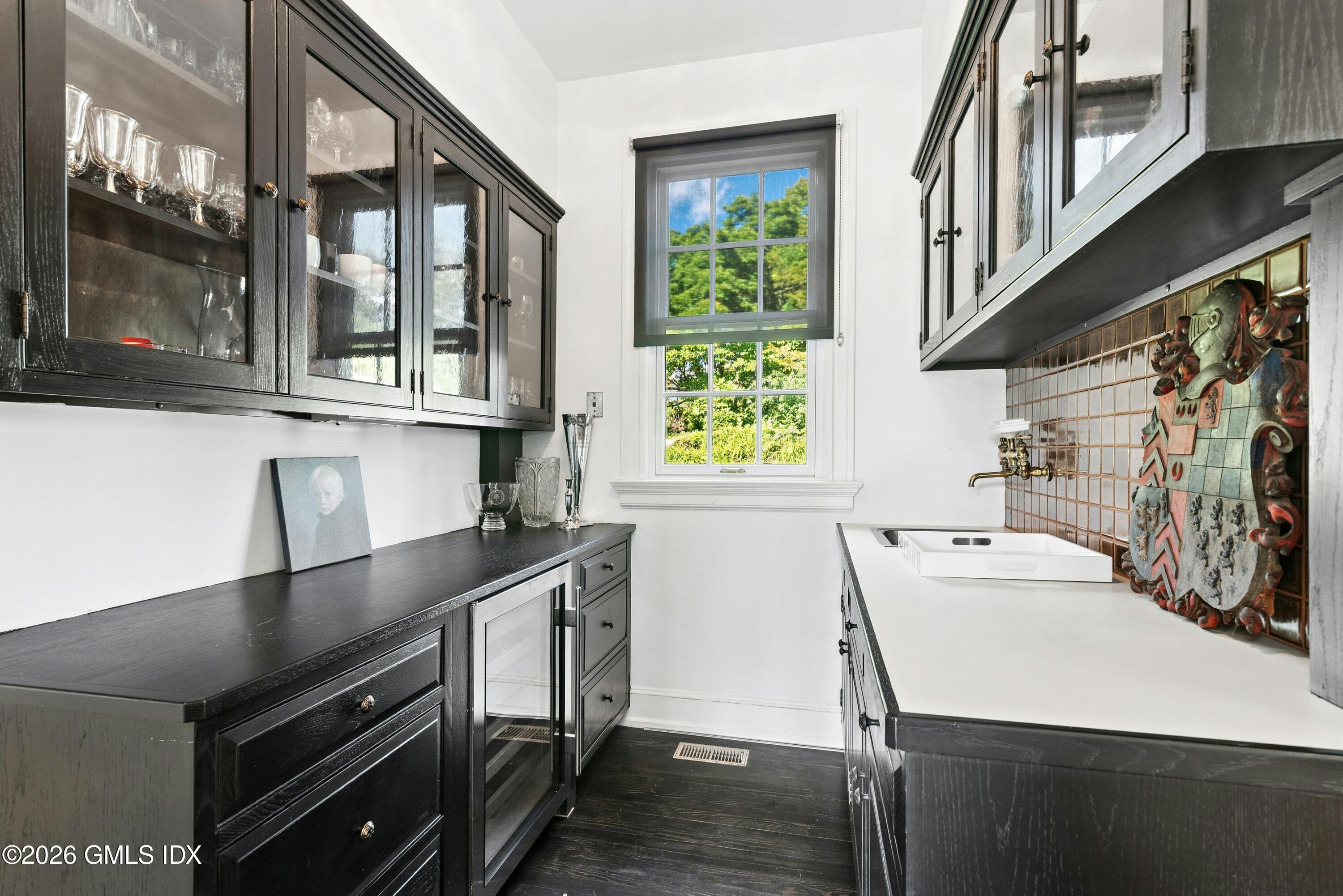 253 Shore Road Greenwich, CT 06830 - Photo 10 of 29 015-497186-497186_188