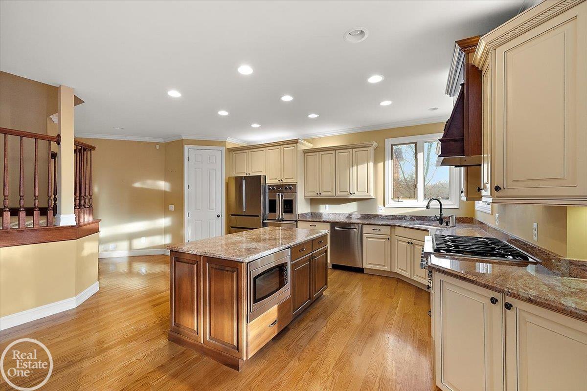 877 Quarry Drive Rochester Hills, MI 48306 - Photo 29 of 86