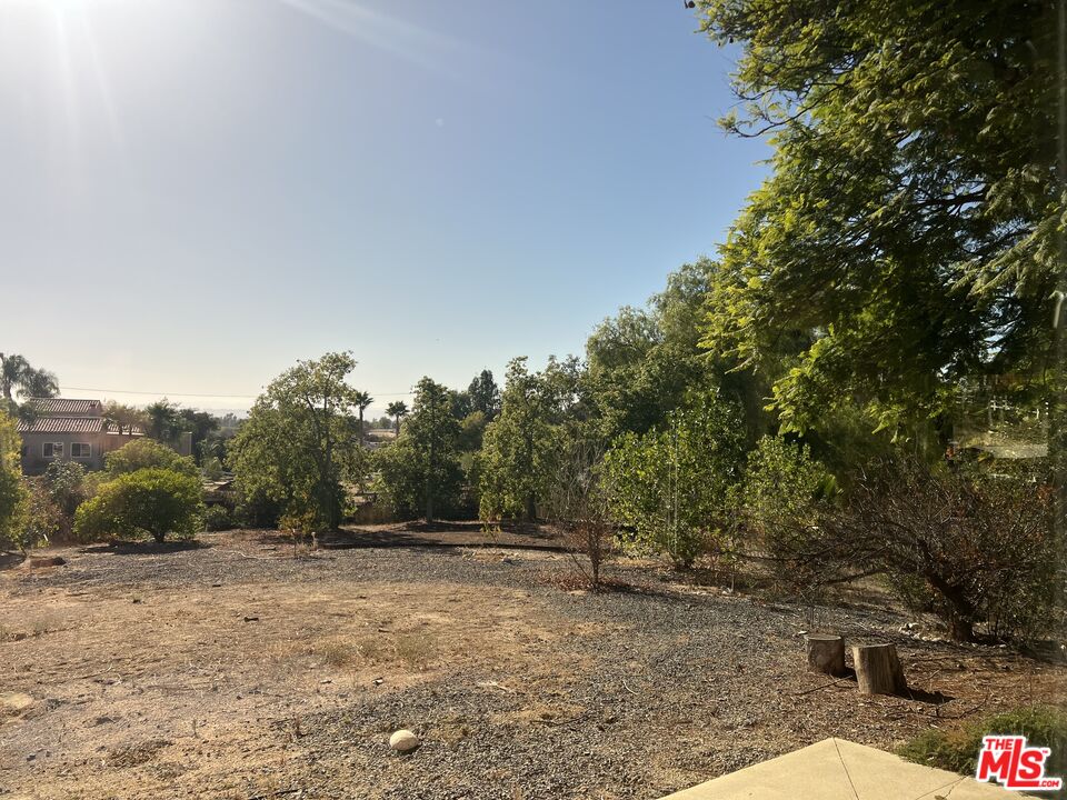 37200 Glen Oaks Road, Unit 3 Temecula, CA 92592 - Photo 21 of 42 a view of backyard with outdoor space