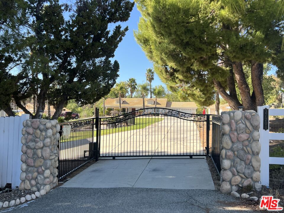 37200 Glen Oaks Road, Unit 3 Temecula, CA 92592 - Photo 41 of 42 a view of a wrought iron fences in front of house