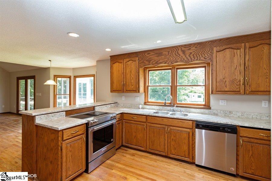 176 Derby Road Hodges, SC 29653 - Photo 8 of 25