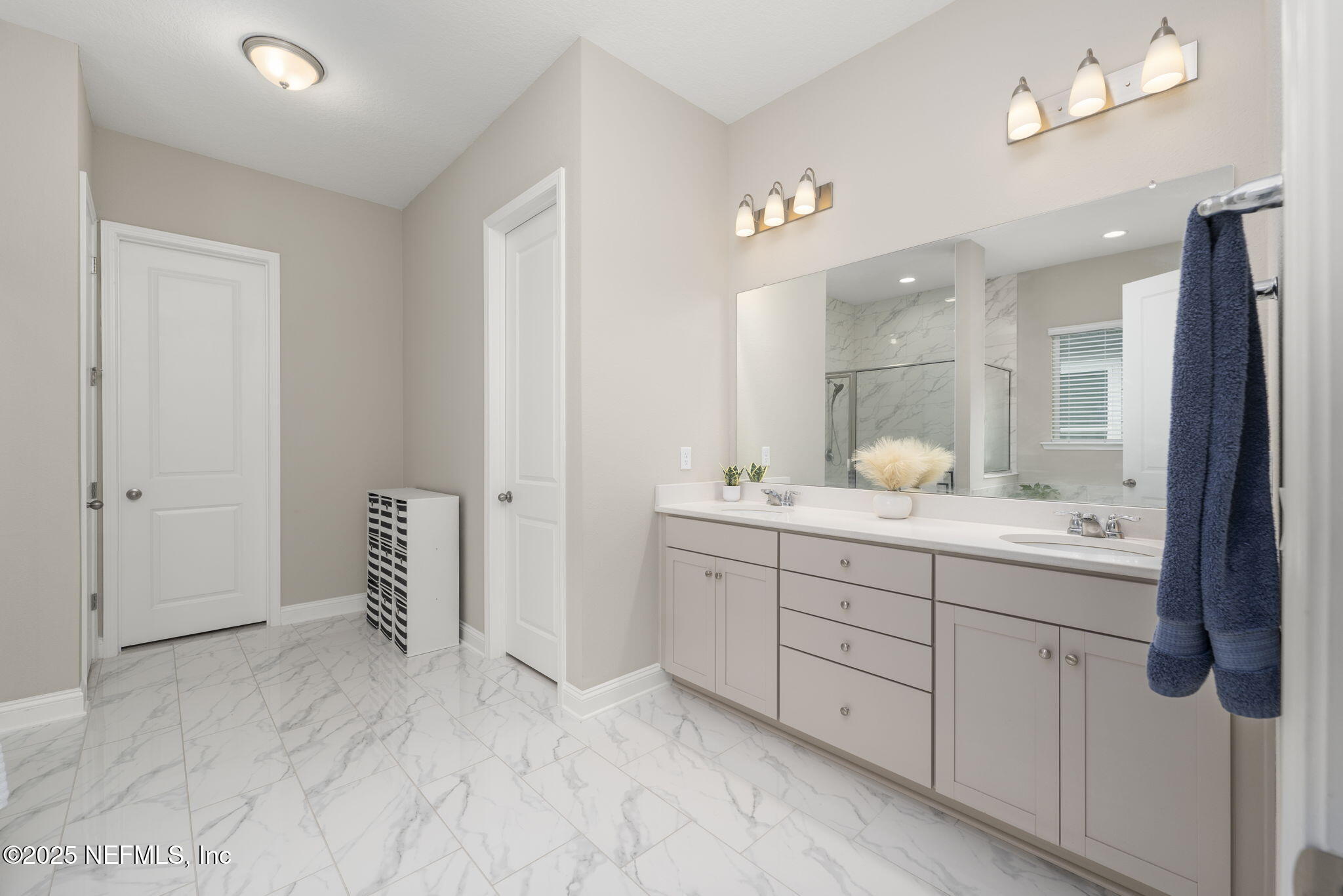 264 Holly Landing Way St. Augustine, FL 32092 - Photo 20 of 67 Primary Ensuite