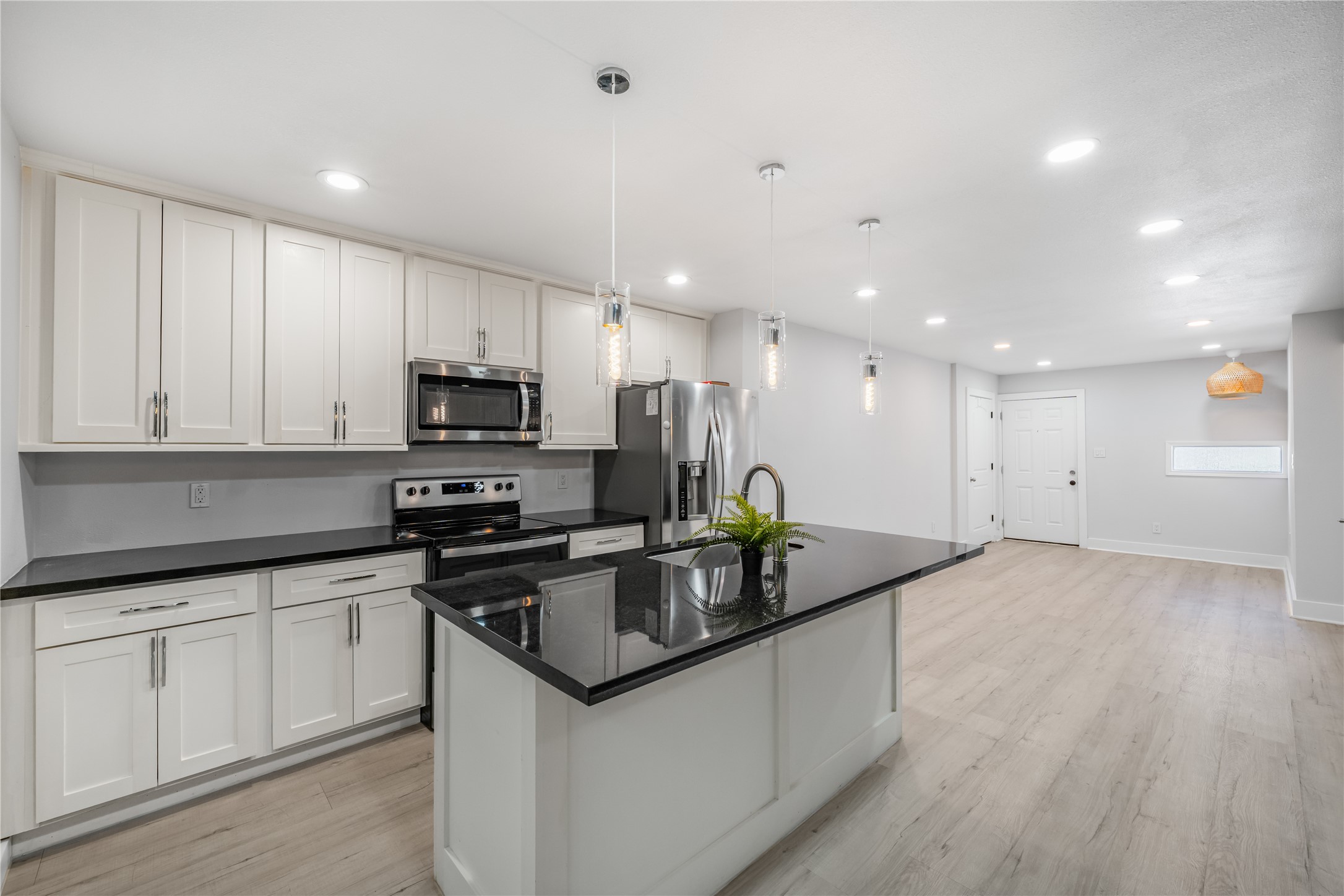 1418 Vermont Street, Unit 1 Houston, TX 77006 - Photo 2 of 17