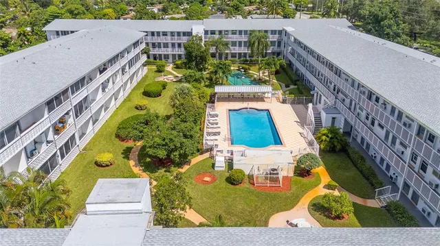 $67,500 | Golden Glades, Miami, FL 33162