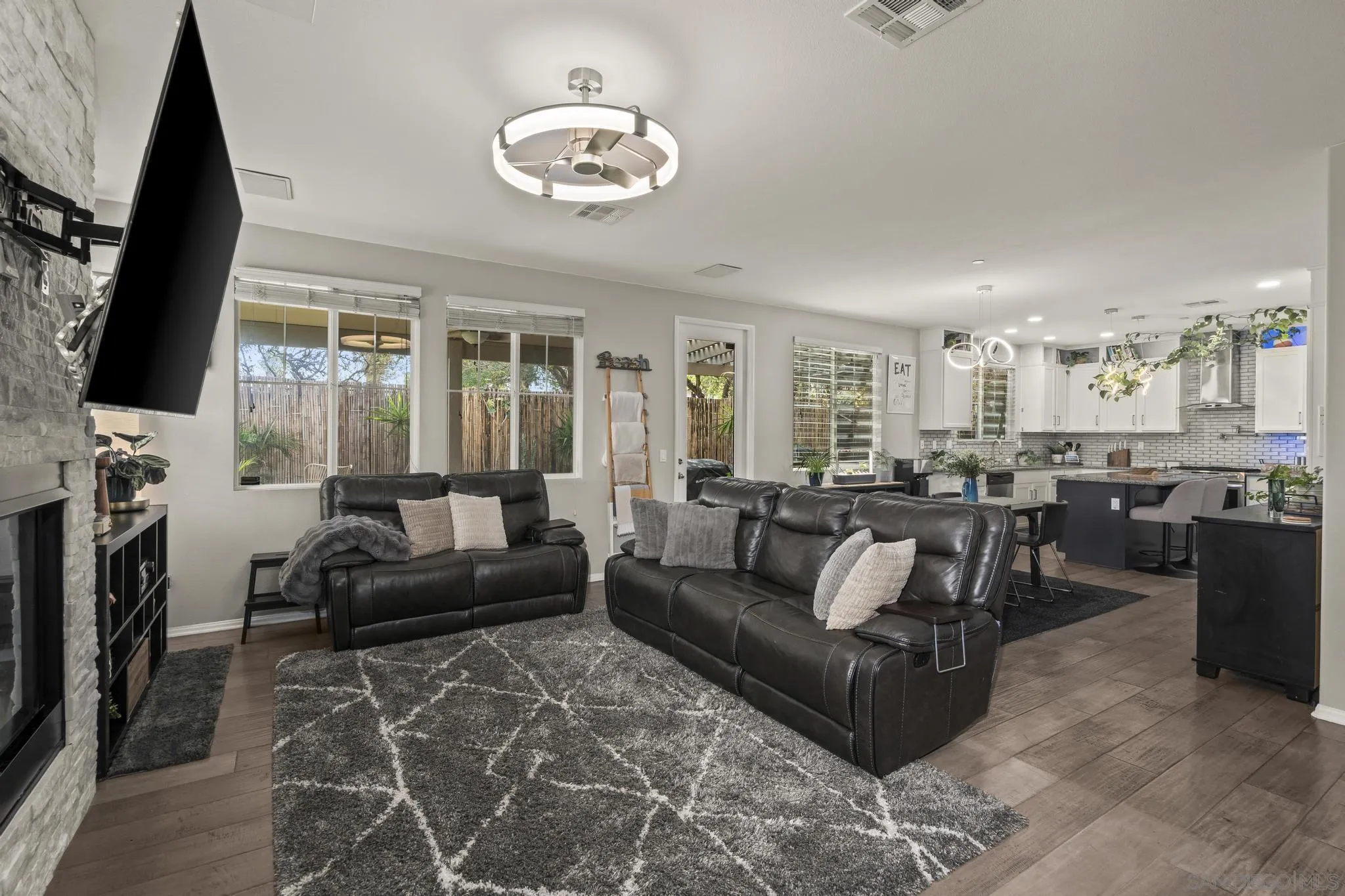 2431 Vernon Rnch Way Lemon Grove, CA 91945 - Photo 8 of 41 Gallery Image 8