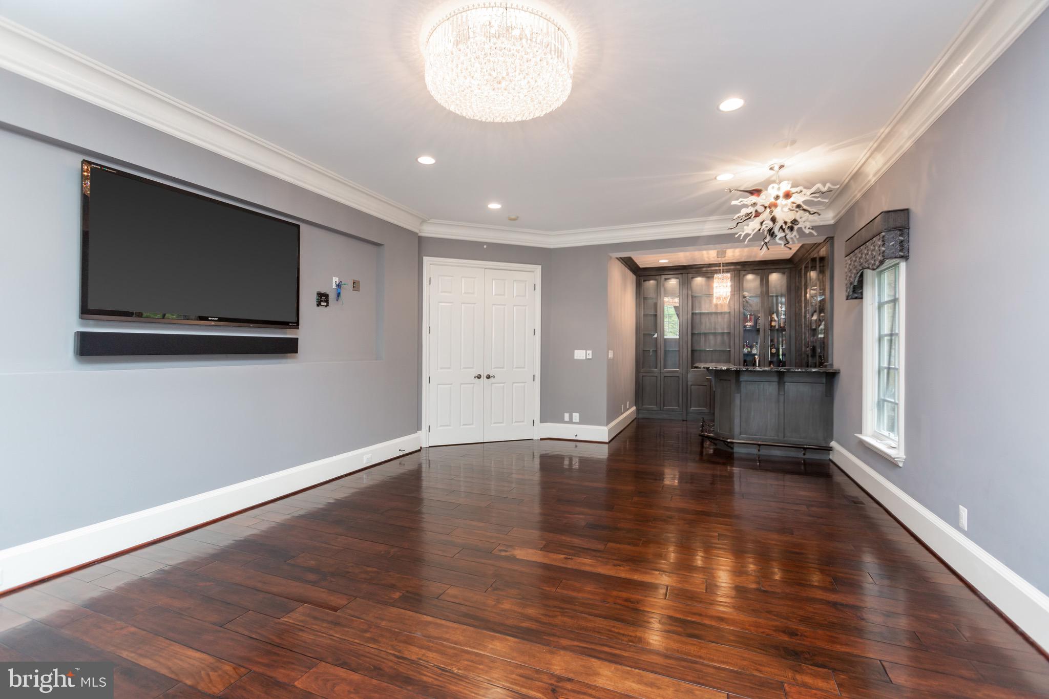 8548 A Georgetown Pike McLean, VA 22102 - Photo 12 of 49 Sitting Room