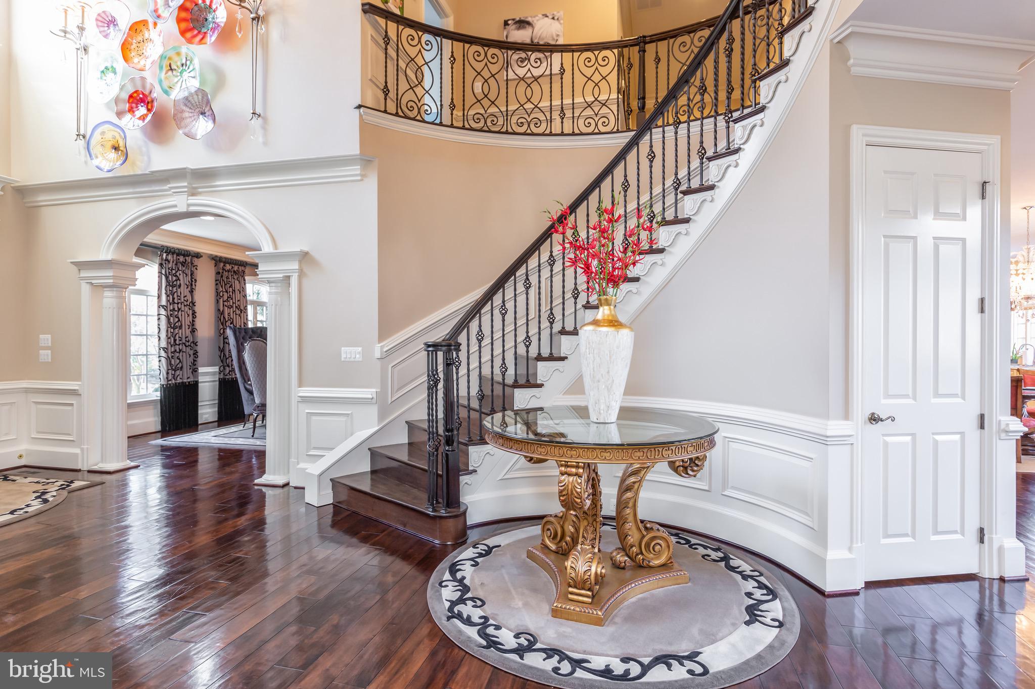 8548 A Georgetown Pike McLean, VA 22102 - Photo 5 of 49 Entryway
