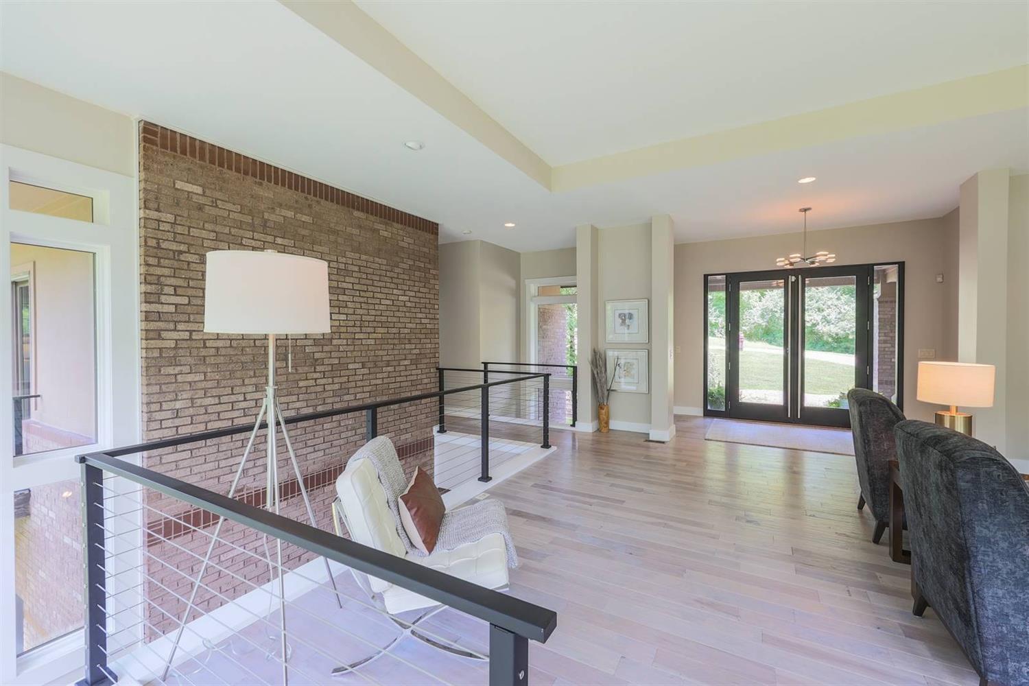 942 Golden Path Cincinnati, OH 45245 - Photo 4 of 50