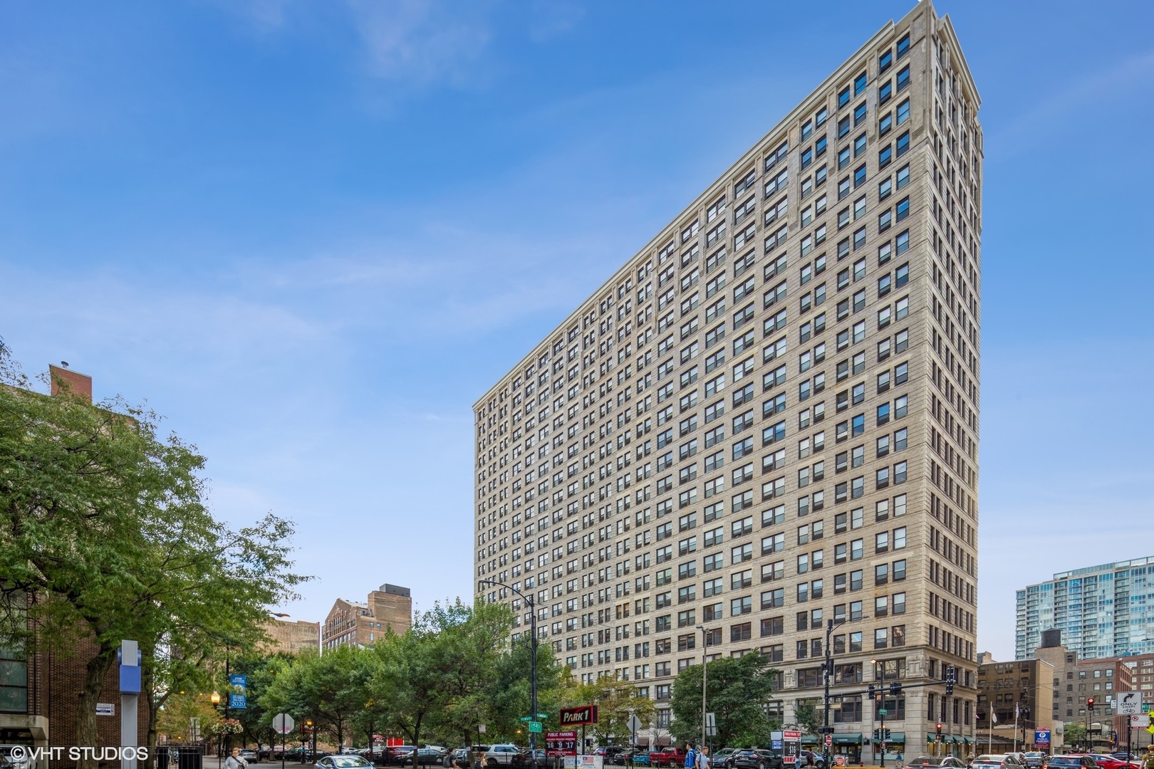 600 South Dearborn Street, Unit 1104 Chicago, IL 60605 - Photo 1 of 10 a view of a large building