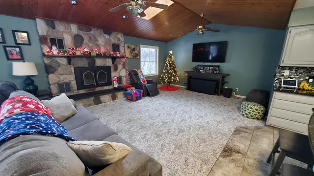 $279,900 | 128 Wooden Key Drive, Houghton Lake, MI 48629