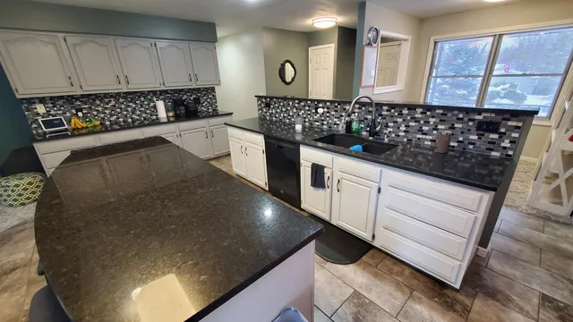 $279,900 | 128 Wooden Key Drive, Houghton Lake, MI 48629