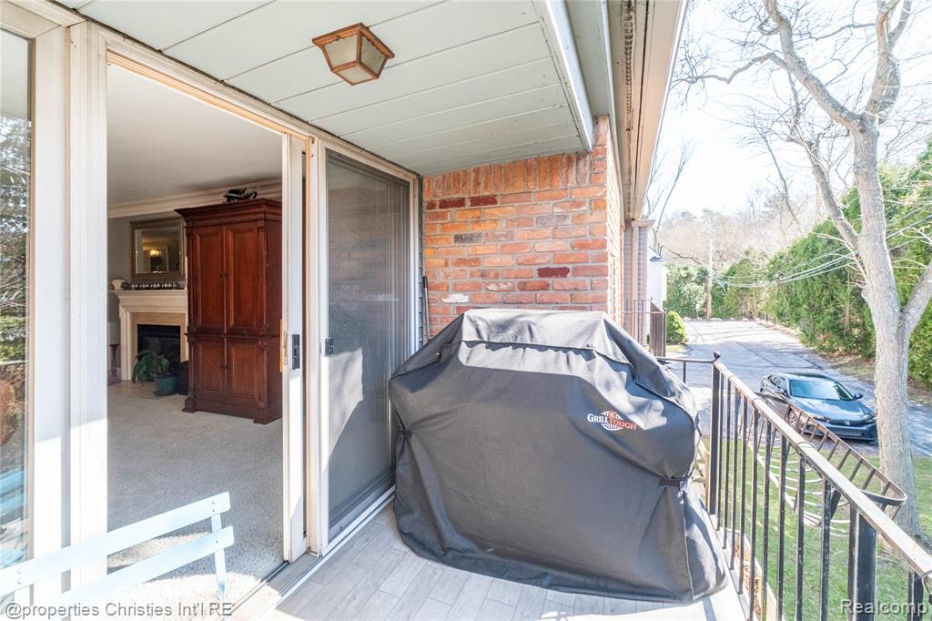 1695 Huntington Park Rochester Hills, MI 48309 - Photo 47 of 54