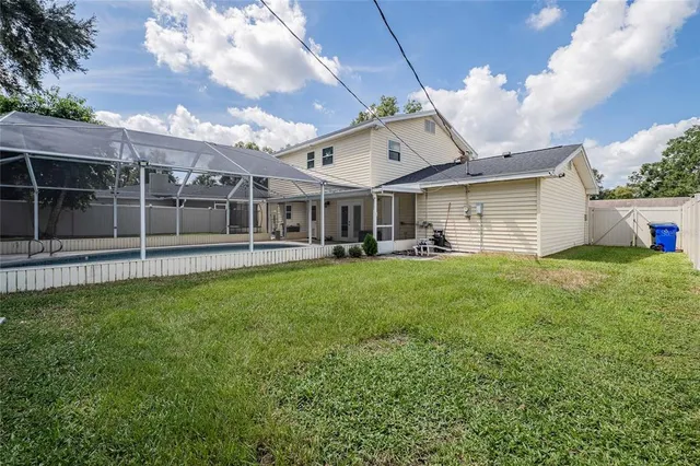 a view of a yard in front of house