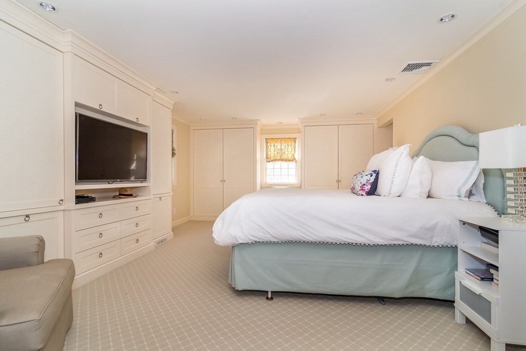 46 Yarmouth Road Wellesley, MA 02481 - Photo 18 of 30