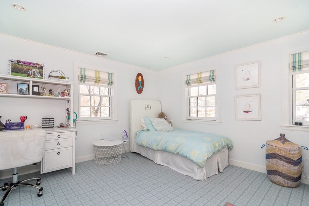 46 Yarmouth Road Wellesley, MA 02481 - Photo 19 of 30