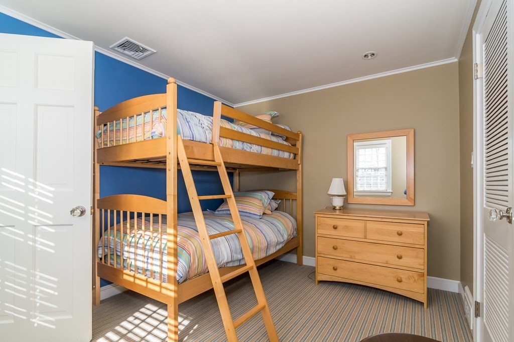 46 Yarmouth Road Wellesley, MA 02481 - Photo 21 of 30