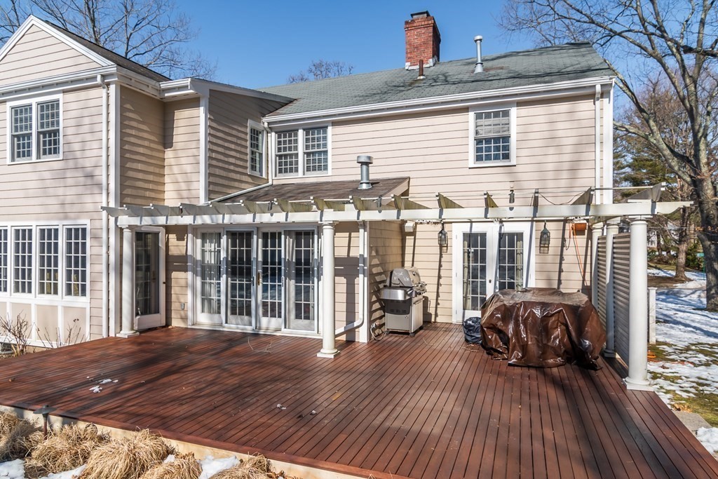 46 Yarmouth Road Wellesley, MA 02481 - Photo 3 of 30