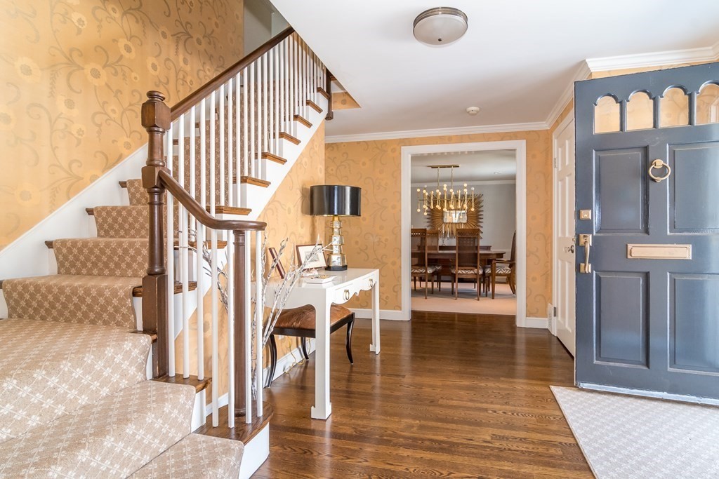 46 Yarmouth Road Wellesley, MA 02481 - Photo 4 of 30