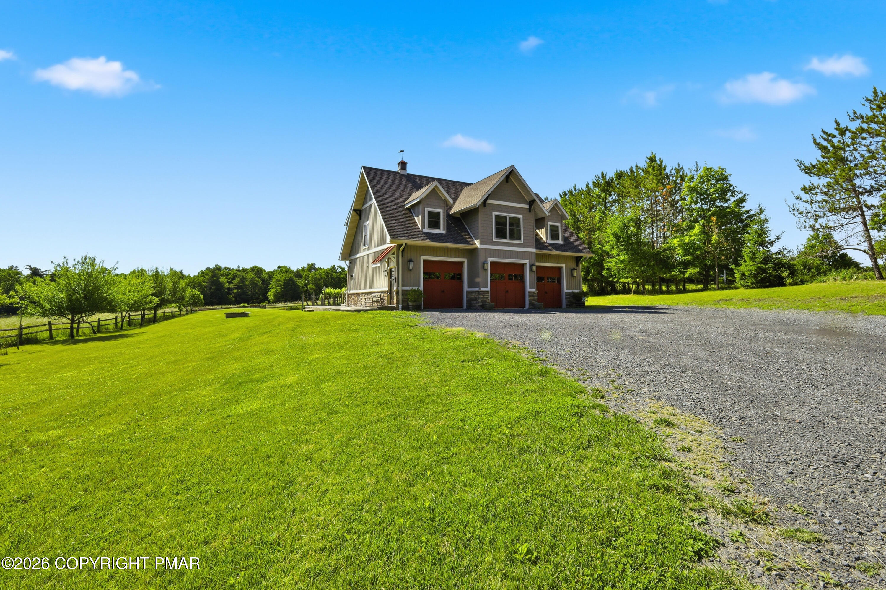 2432 Rimrock Drive Stroudsburg, PA 18360 - Photo 5 of 102 05-Photo-4