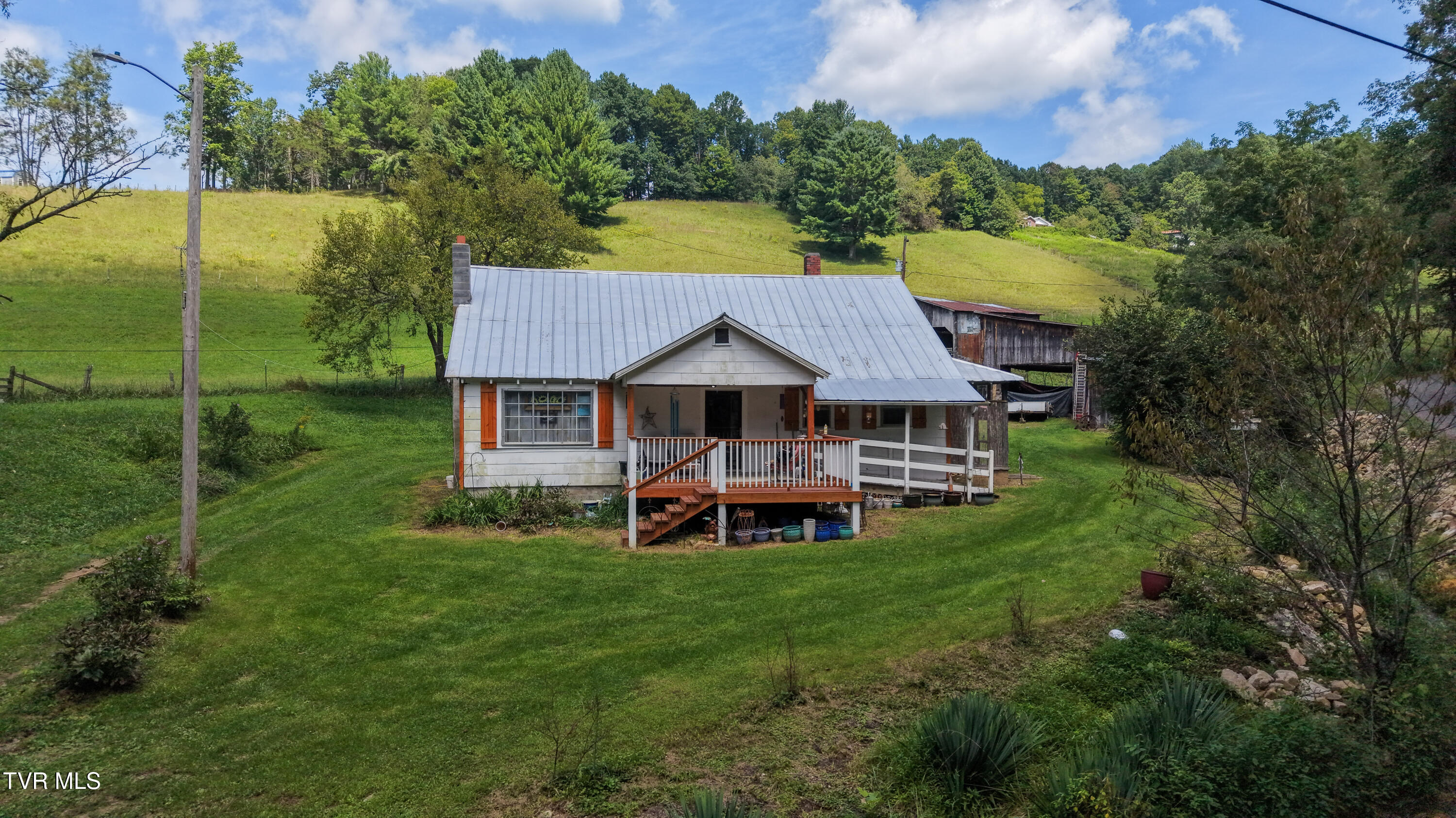1091 Sandy Road Mountain City, TN 37683 - Photo 5 of 79 1091 Sandy Road 14