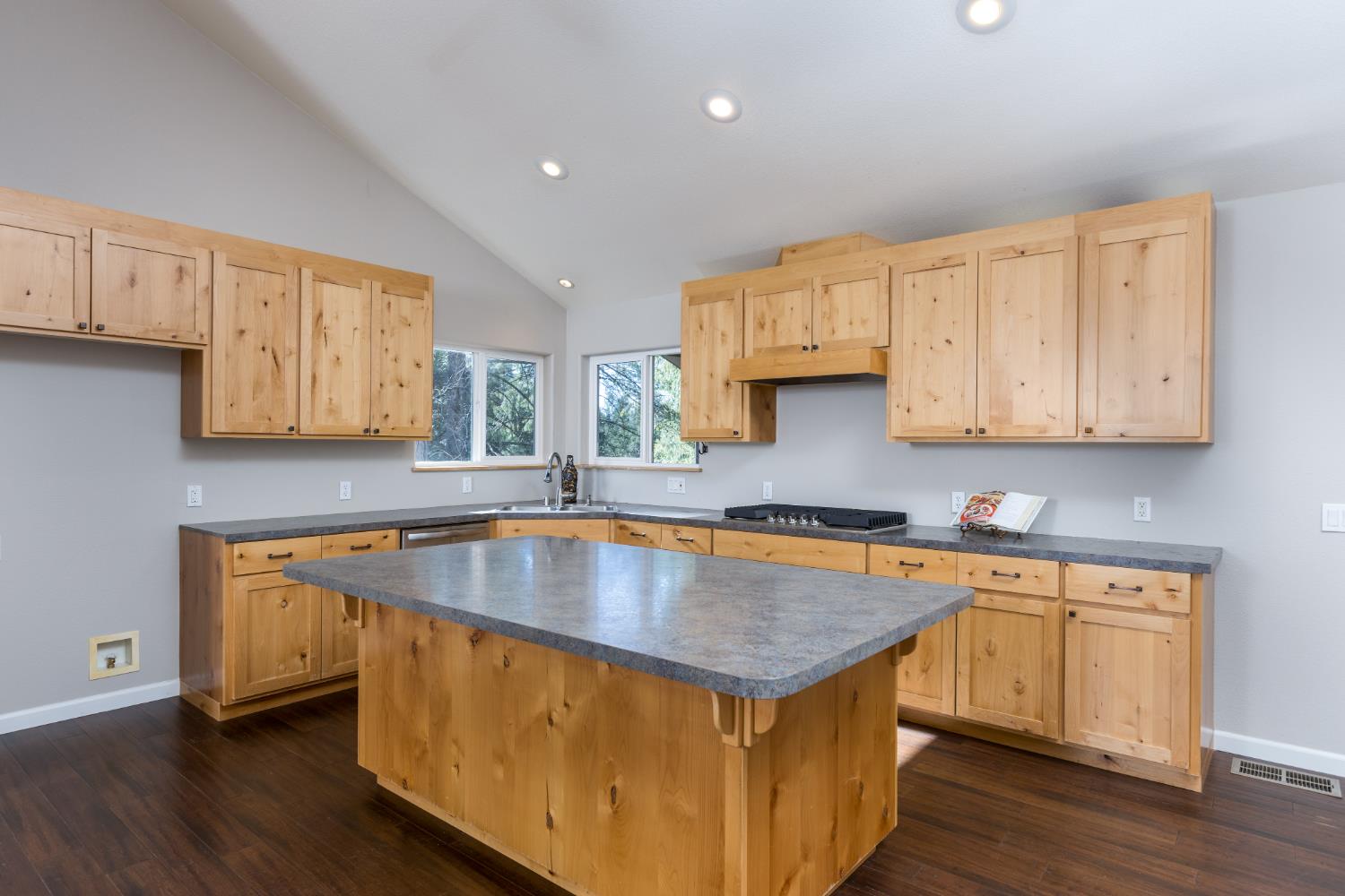 6680 Diablo View Court Placerville, CA 95667 - Photo 12 of 44