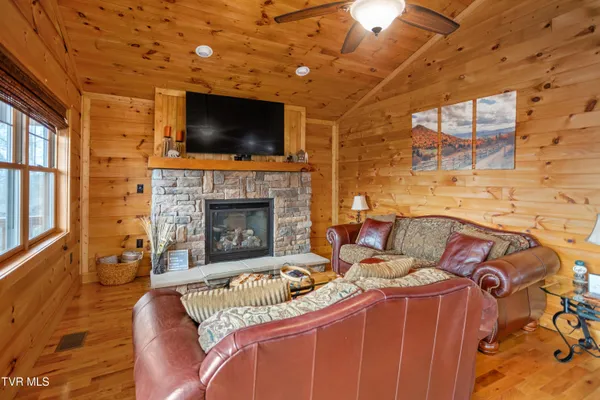 $575,000 | 31936 Faith Way, Meadowview, VA 24361